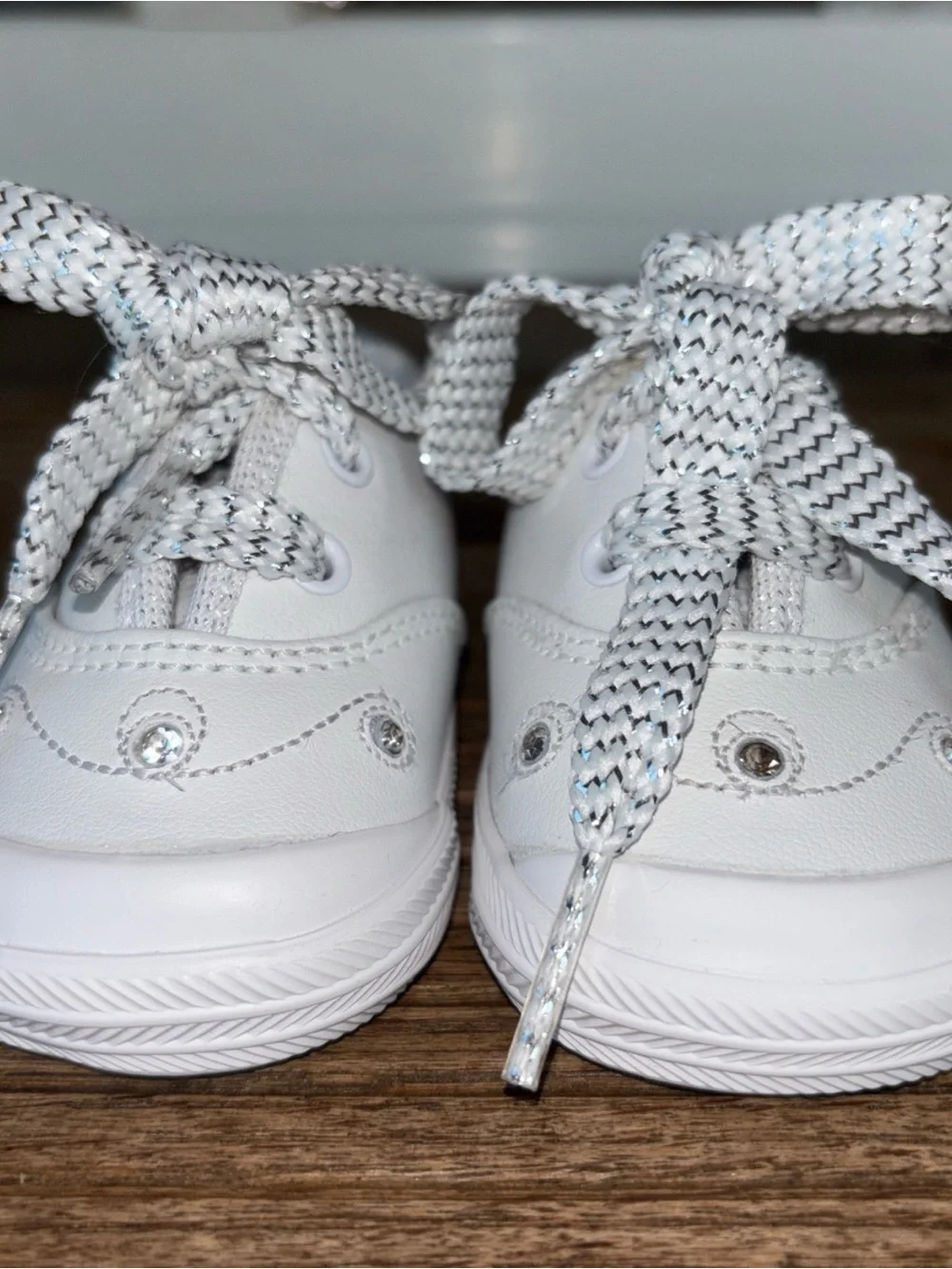 Keds White Baby Lace-Up Sneakers with  silver thread Laces diamond color studs1m